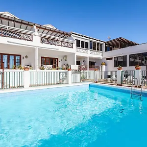 Blue Sky Apartment